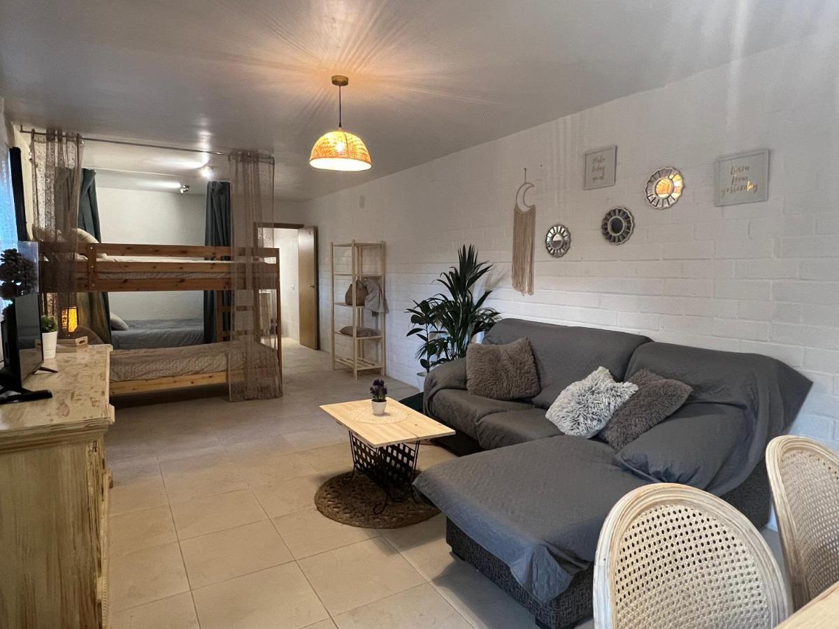 Apartamento Loft, Jardin Y Piscina Privada Romanya de la Selva Экстерьер фото