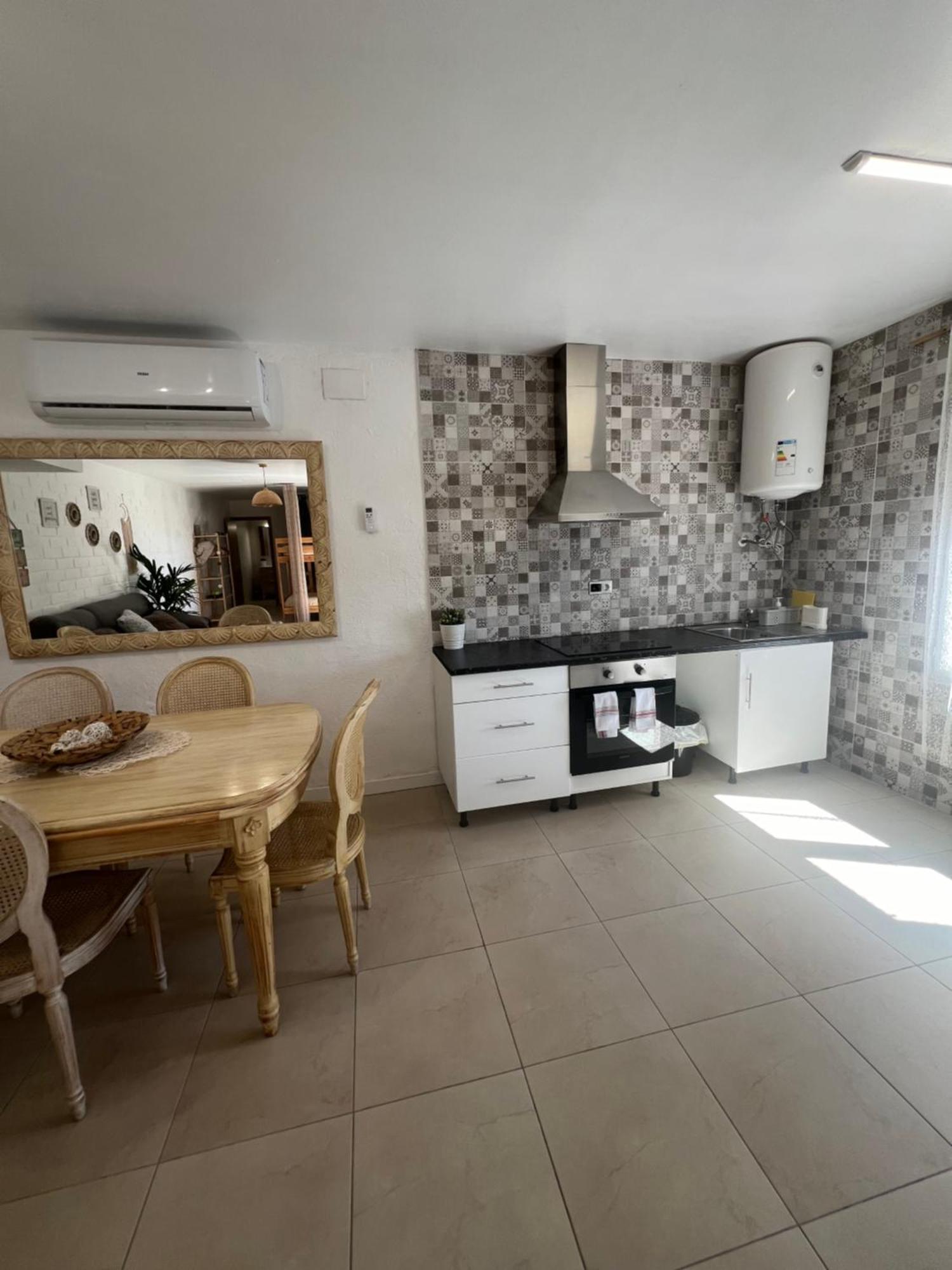 Apartamento Loft, Jardin Y Piscina Privada Romanya de la Selva Экстерьер фото
